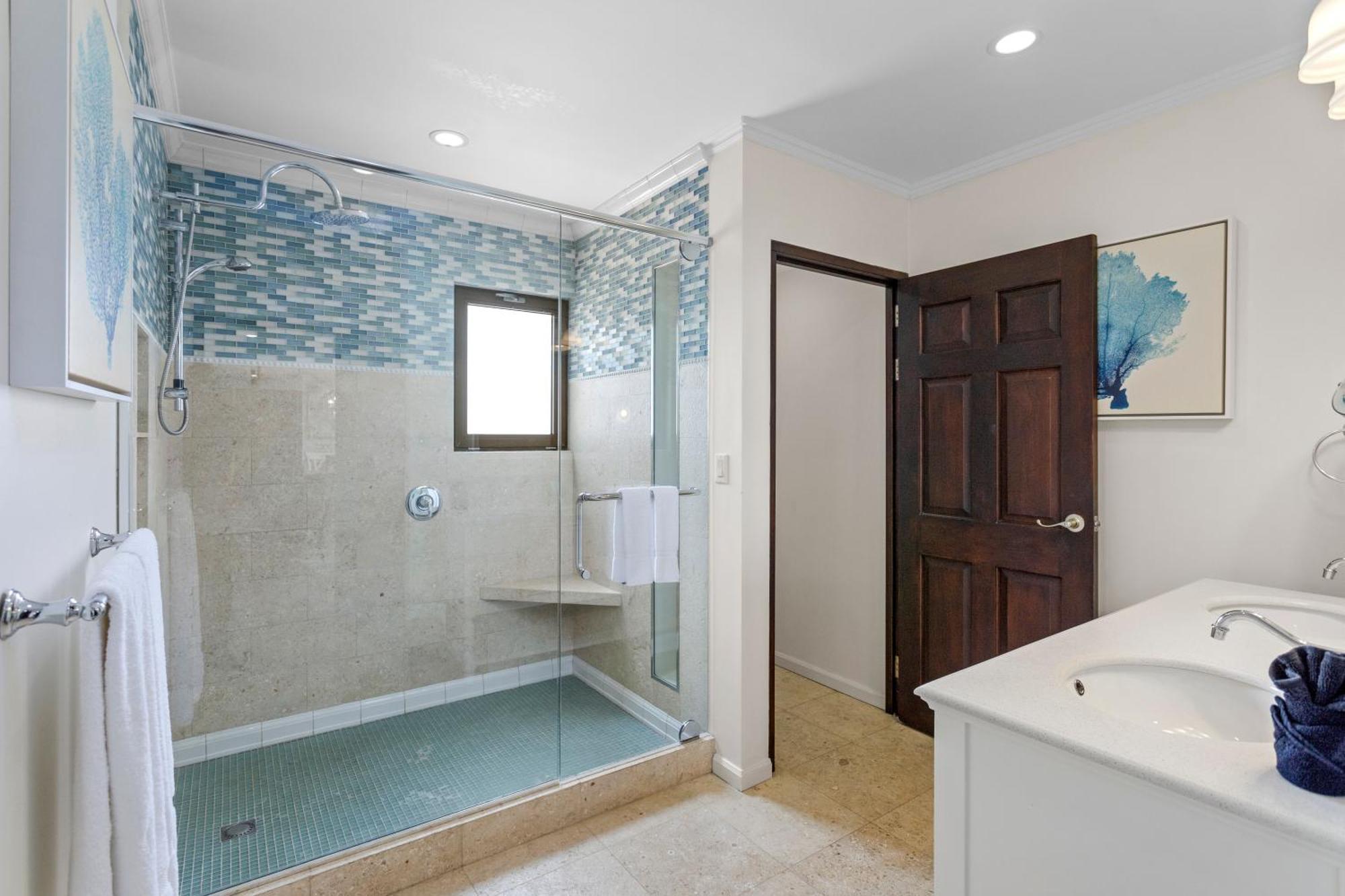 The Bellafonte - Luxury Oceanfront Hotel Kralendijk  Room photo