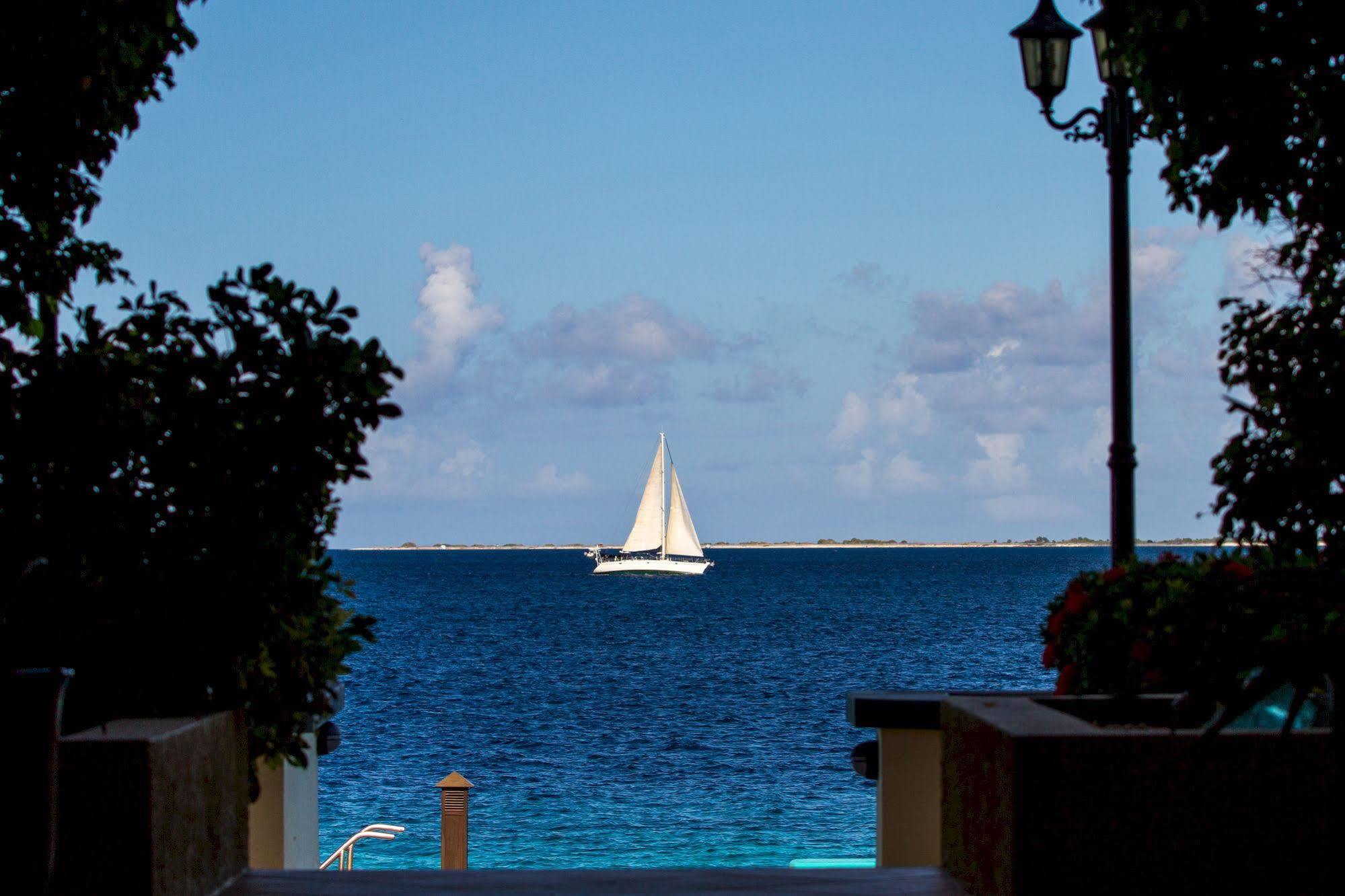 The Bellafonte - Luxury Oceanfront Hotel Kralendijk  Exterior photo